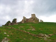 Развалины замка маркизы Монтеспан-деревня Монтеспан